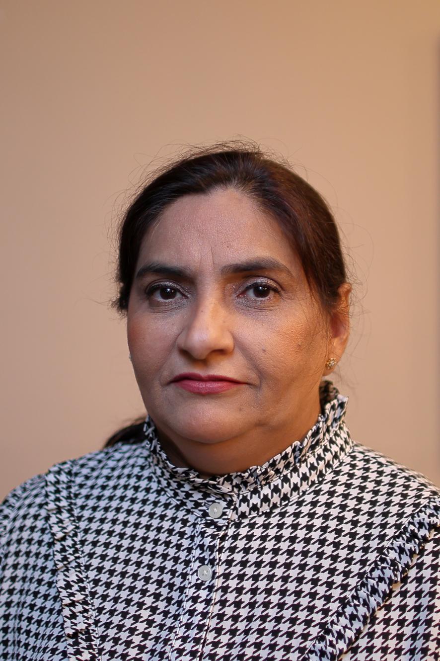 Dr. Navpreet Kaur, founder of SNR Tutors